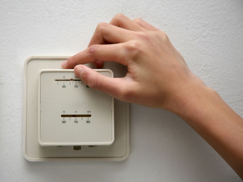 what causes a thermostat to fail